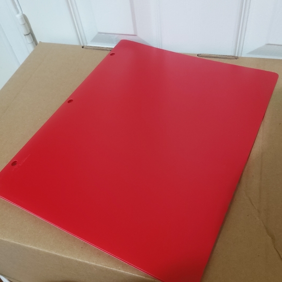 💜 3/$12 NWOT 3 two pocket 3 hole punch folders - Picture 3 of 6